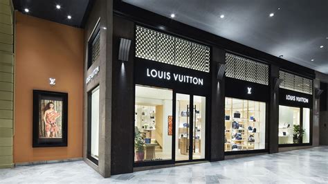 albero louis vuitton bologna|louis vuitton bologna locations.